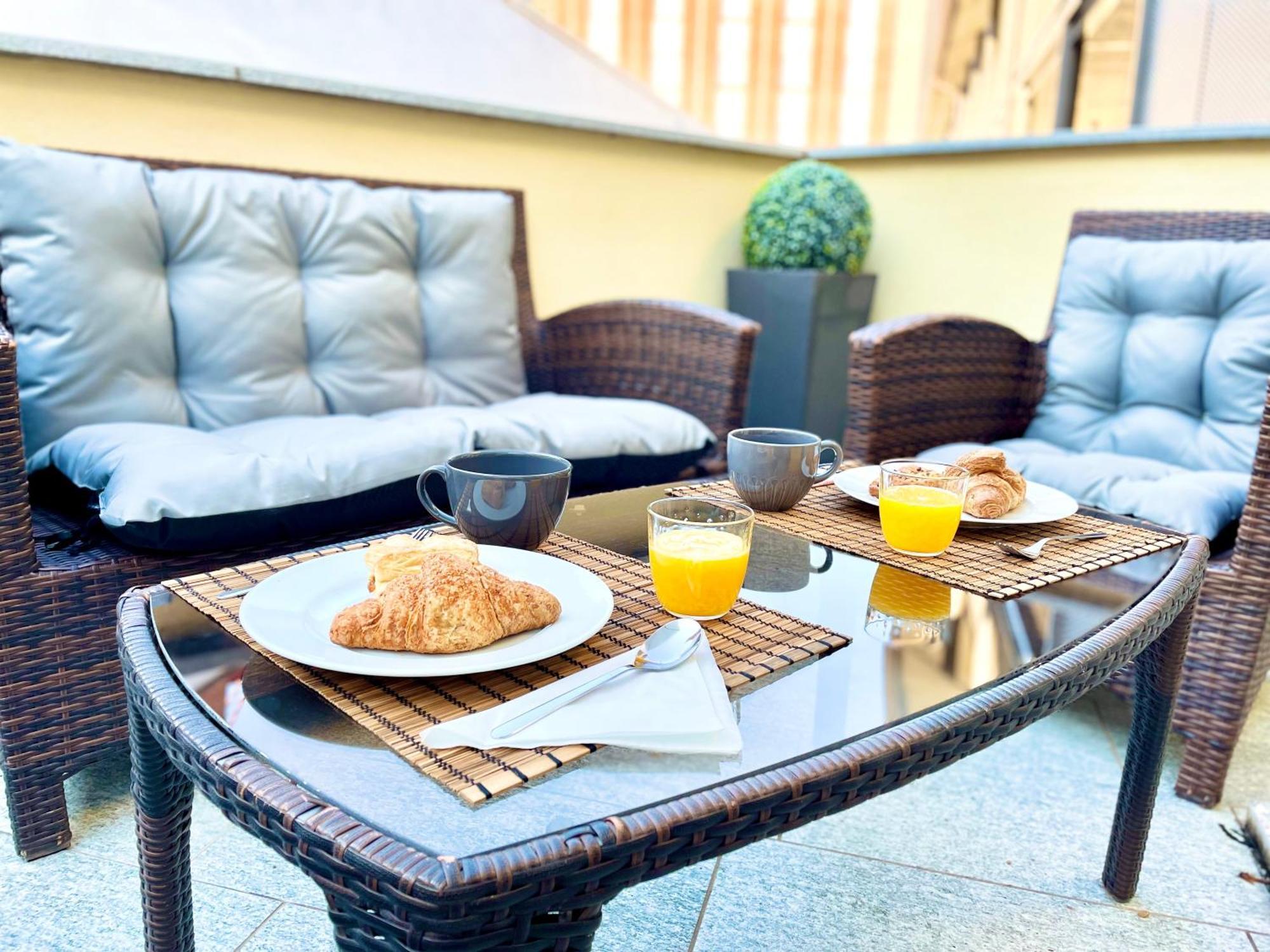 La Terrazza - By Happyhostorino Apartment Exterior foto